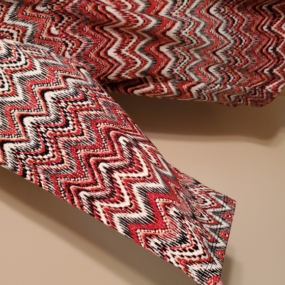 Top - Picture 2 of 4